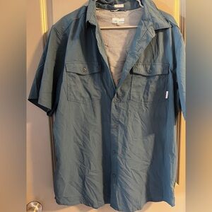Columbia Men's Button Down fishing /Boating Shirt